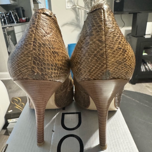 GUESS High heels Pump - Picture 6 of 8